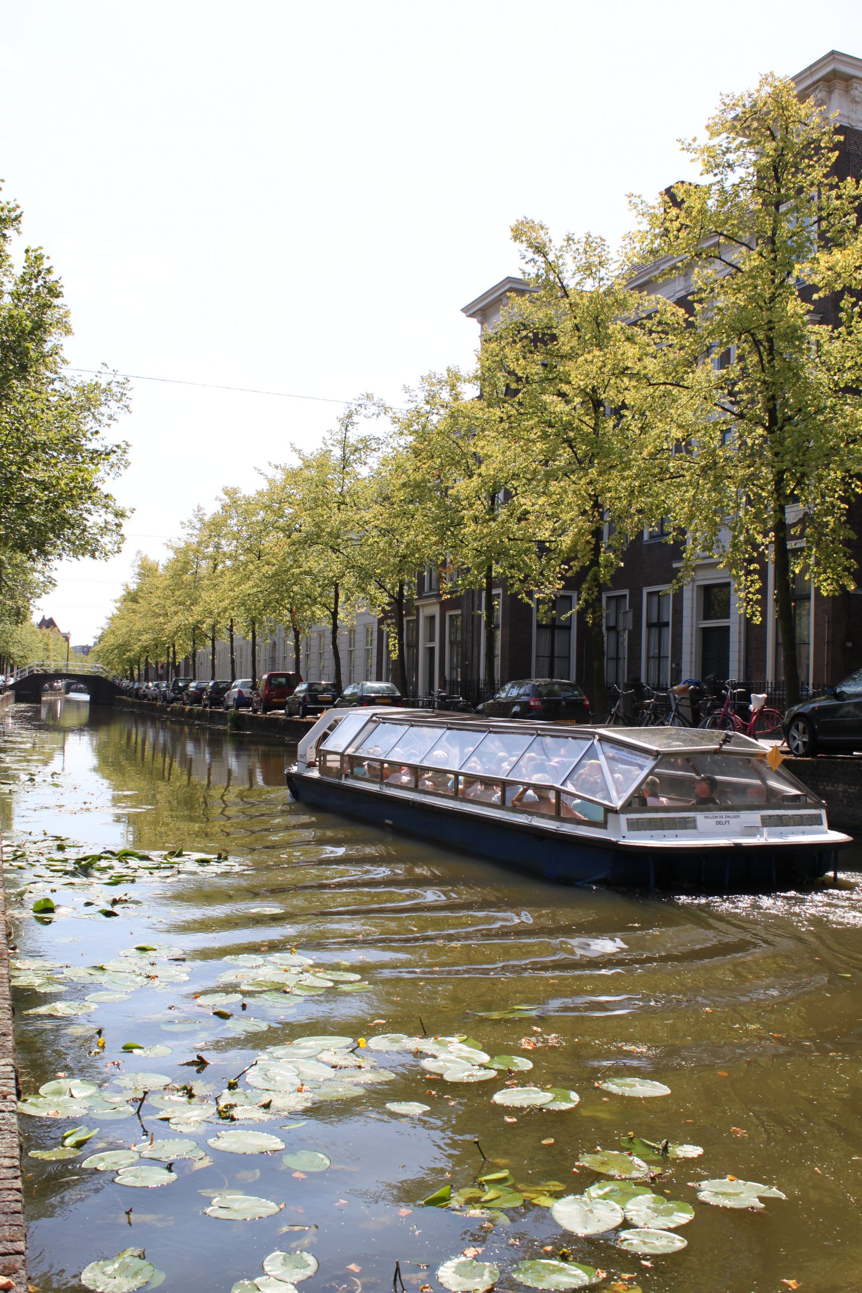 canal tour delft